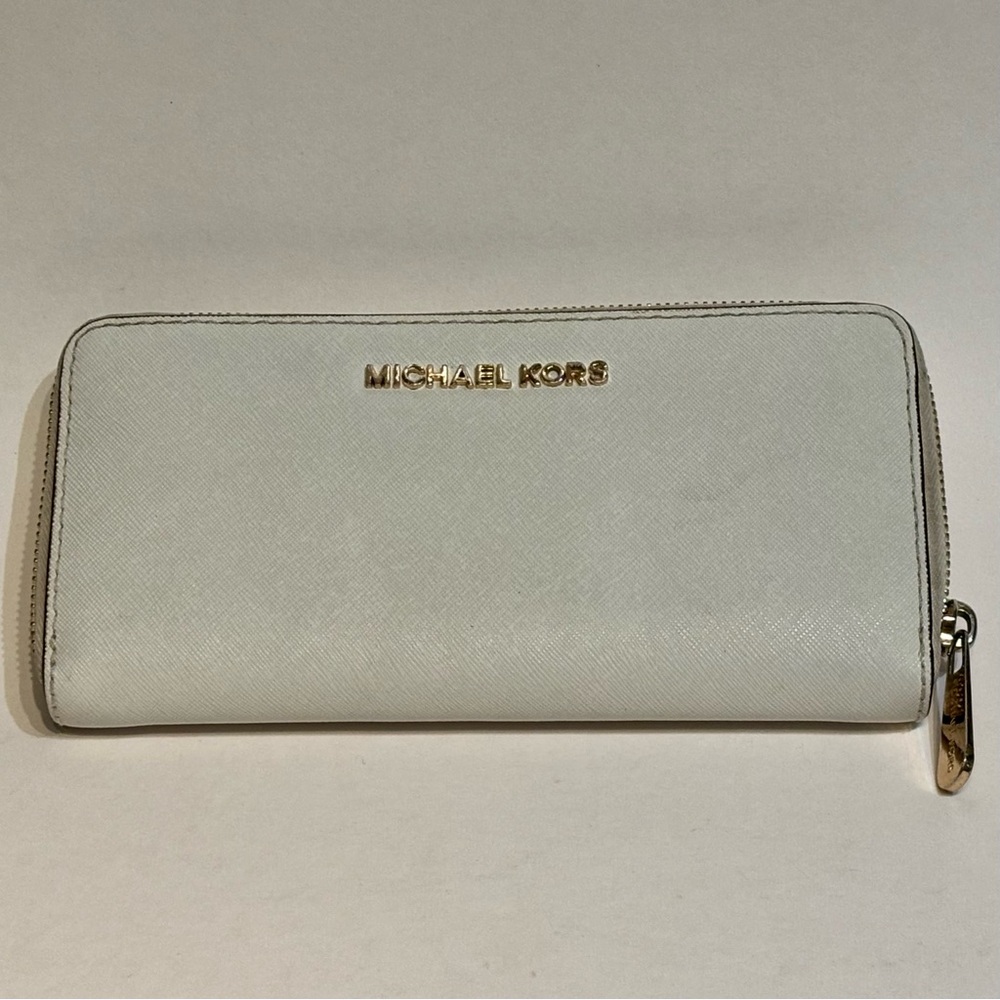 Michael Kors White Leather Gold Tone Hardware Zip Around Wallet